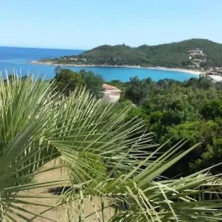 De 2 A A 700 M De La Avec Vue Sur La Piscine Privee Et Jardin Clos 酒店 4*