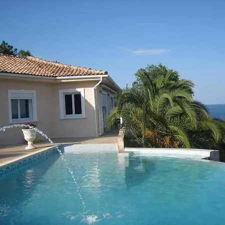酒店 De 2 A A 700 M De La Avec Vue Sur La Piscine Privee Et Jardin Clos 4*