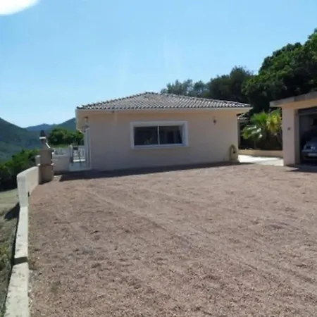De 2 A A 700 M De La Avec Vue Sur La Piscine Privee Et Jardin Clos 酒店 4*