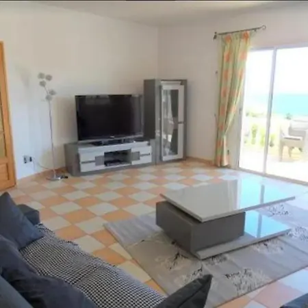 Otel De 2 A A 700 M De La Avec Vue Sur La Piscine Privee Et Jardin Clos